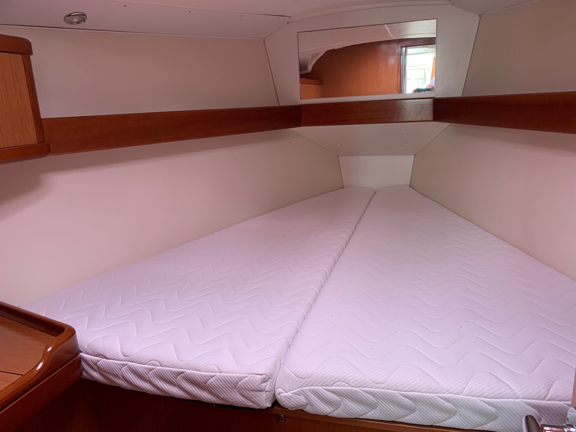 slider 14 Beneteau Oceanis 37